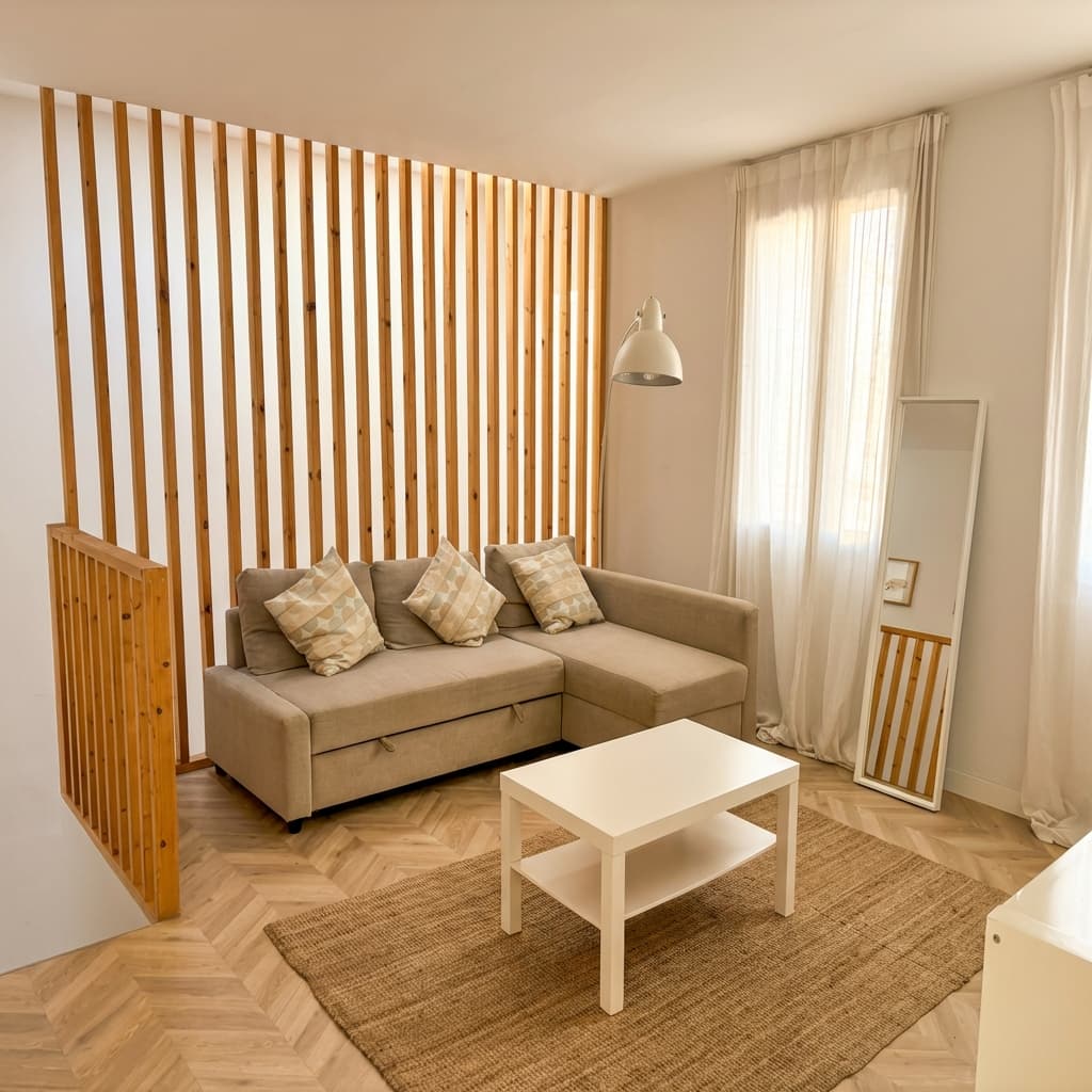 Salón amplio y luminoso